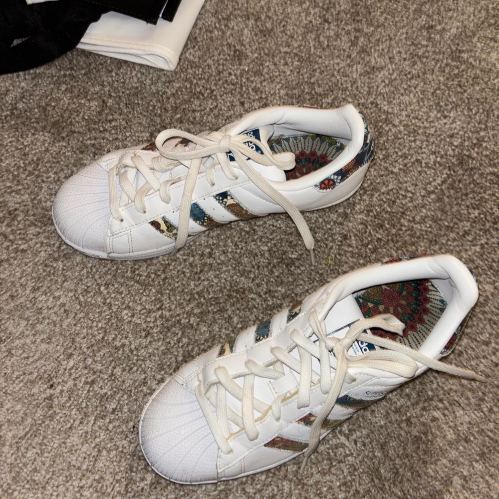 Adidas superstar paisley sneakers sz 7.5
